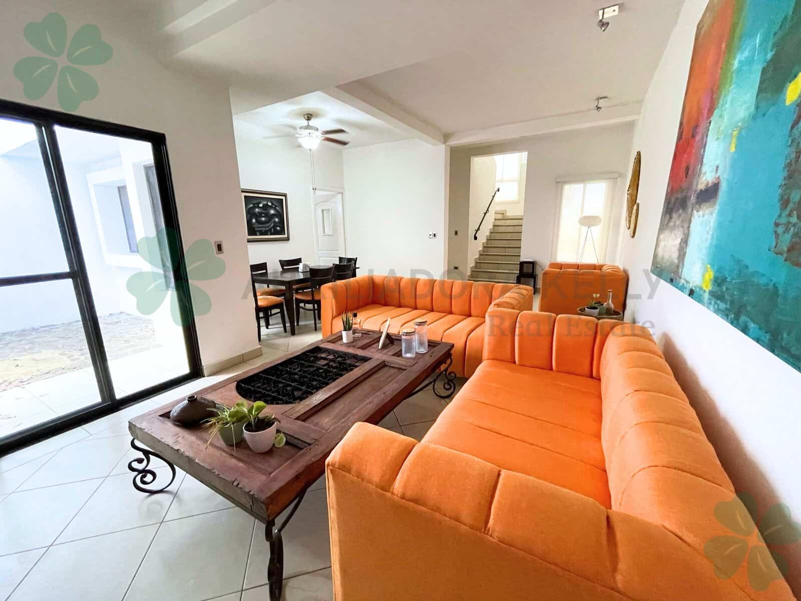 Con Muebles, Internet y Cable