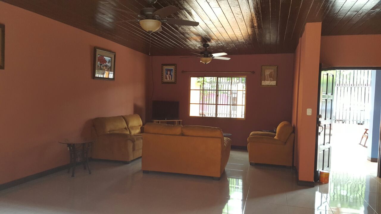 Casa remodelada en venta