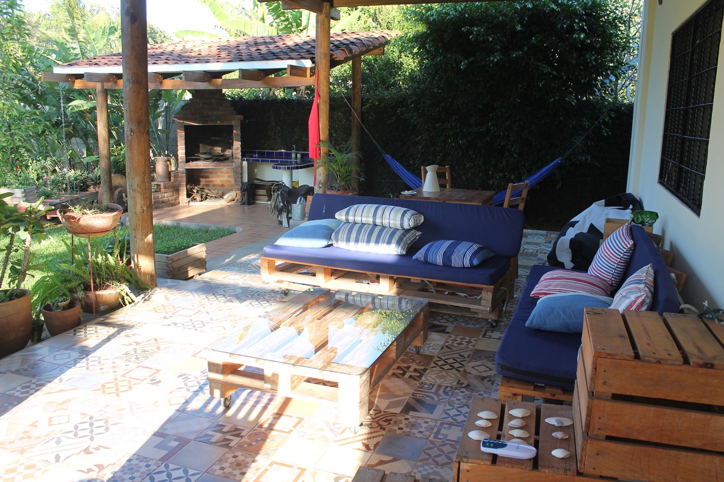 Casa Con Amplia Area Verde