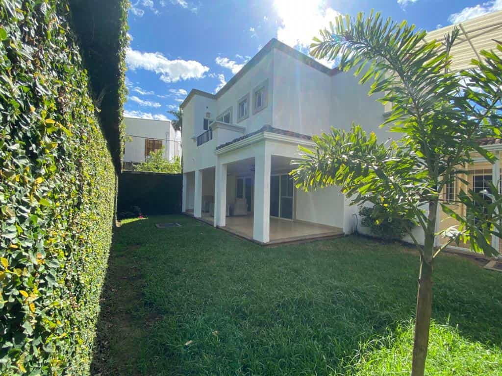 Casa en las Colinas