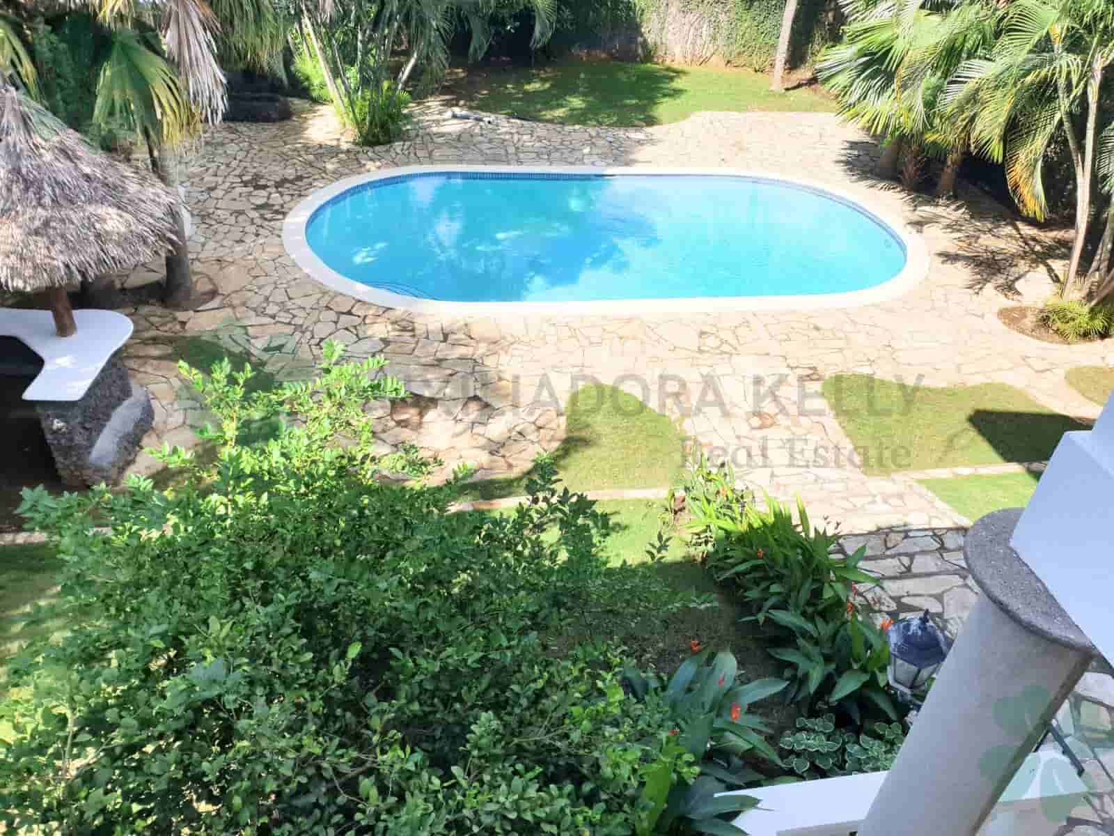 Se renta casa en las cumbres